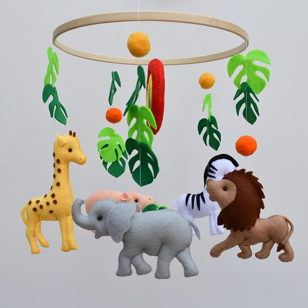 Móvil para cuna baby safari