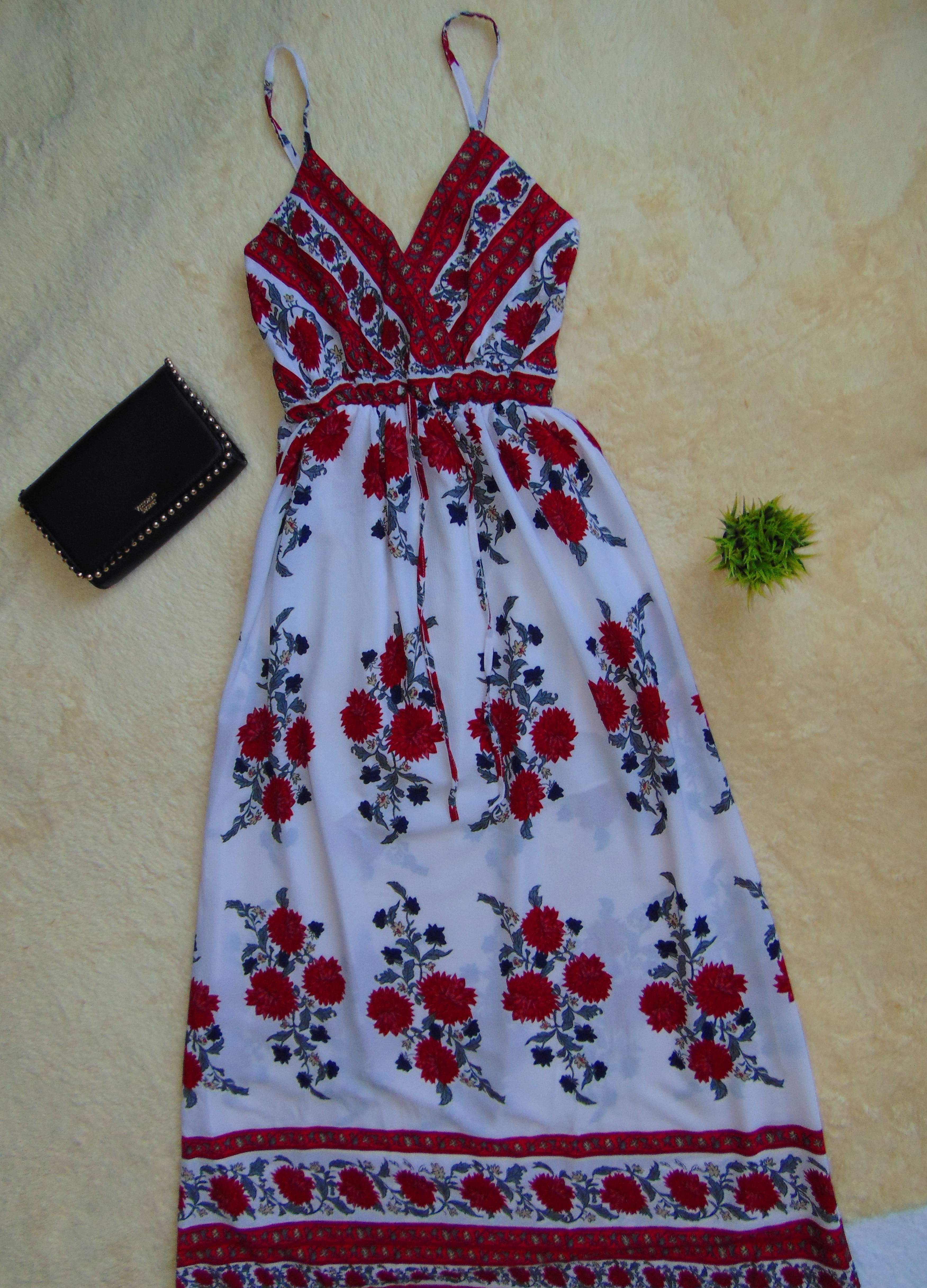 Vestido largo con diseño de flores 3